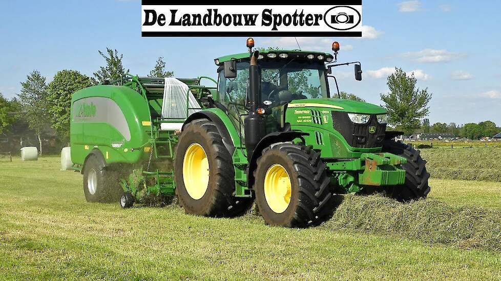 Pressing and wrapping bales | Timmerman | John Deere 6155 R + Mc Hale Fusion 3 | Punthorst