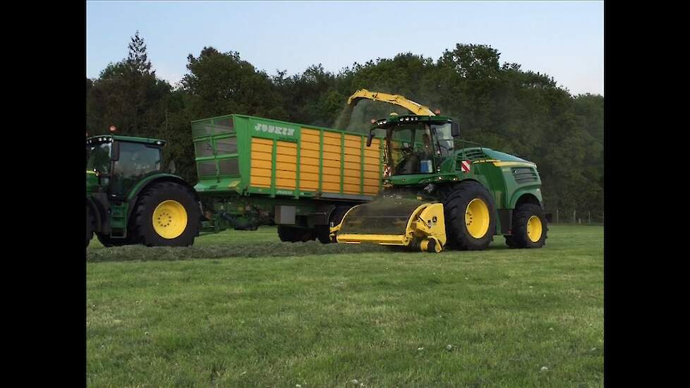 Loonbedrijf van Weert uit Sterksel met John Deere 8500i Trekkerweb