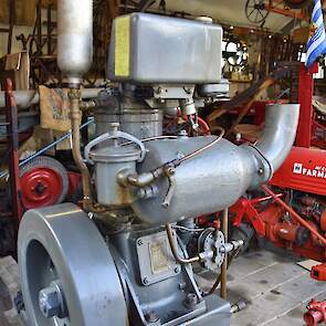 In het museum van de familie Dorst staan ook enkele stationaire motoren waaronder deze Kromhout.