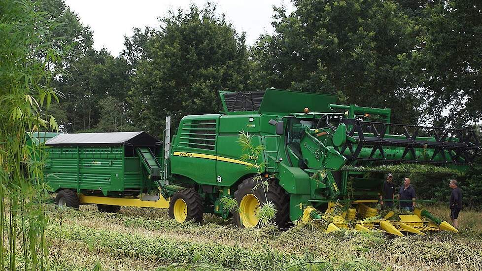 Hempflax Hennep maaien John Deere T660i Double cut