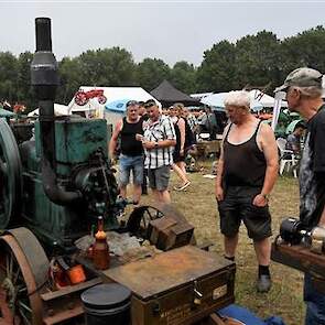 Al vanaf het eerste festival in 1980 is er ook altijd een behoorlijke collectie stationaire motoren op het IHF te zien. De organiserende vereniging heet ook niet voor niets: historische motoren- en tractorenvereniging.