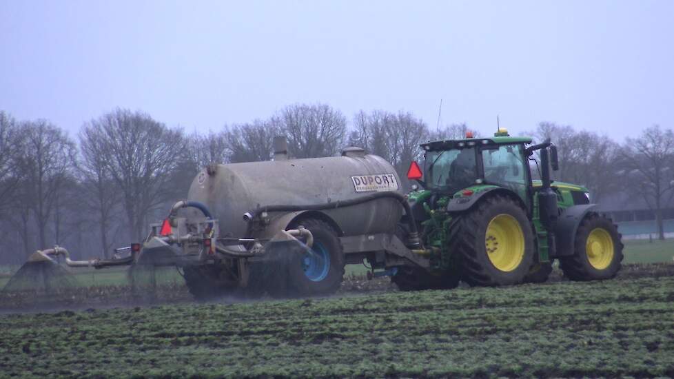 JOHN DEERE 6145 R MET BSA VLOEBARE KALIE UITRIJDEN GROMES PLENDER B.V