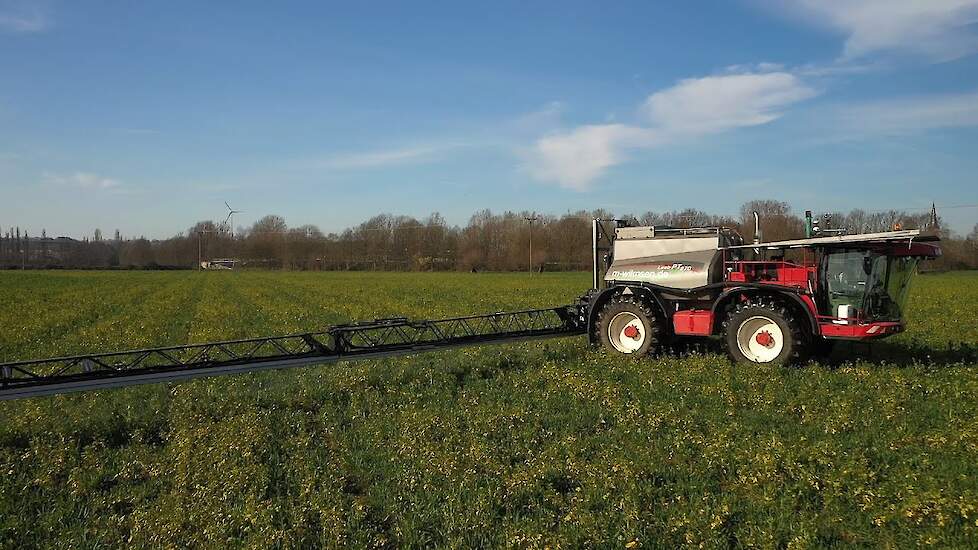 3 Horsch-veldspuiten zelfrijder de Horsch Leeb PT 270