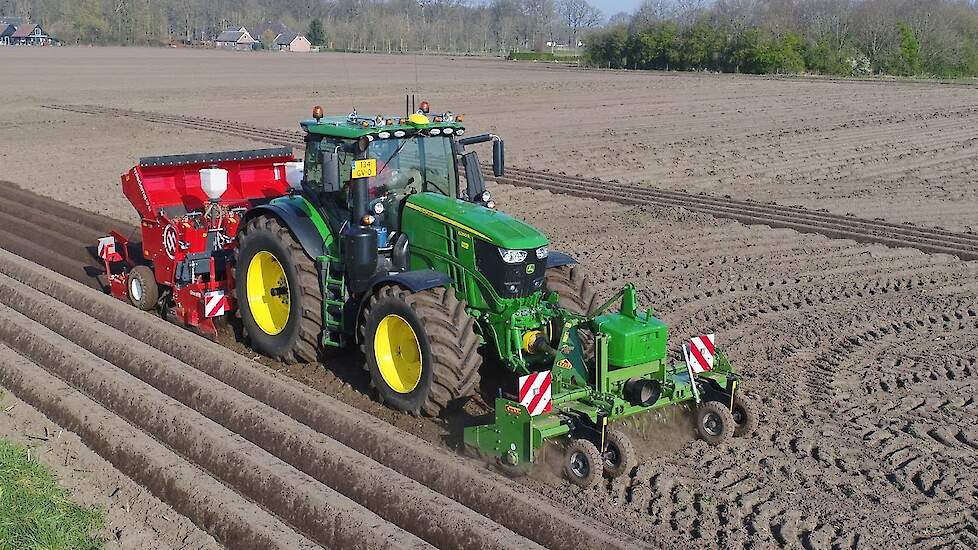 Planting Potatoes 2020 | New Dewulf All-in-one | Aardappels poten | Kartoffel legen | Wielink