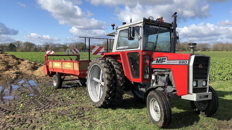 Massey Ferguson 590 met Krone Optimat