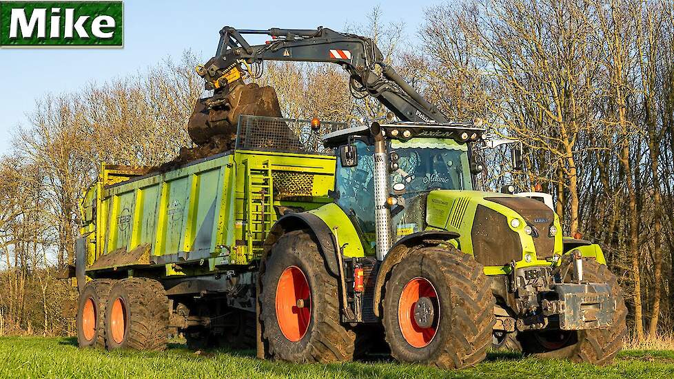 2020 | Spreading Manure | Claas Axion 850 with Special Tebbe | Pleizier & Timmer | Mest strooien.