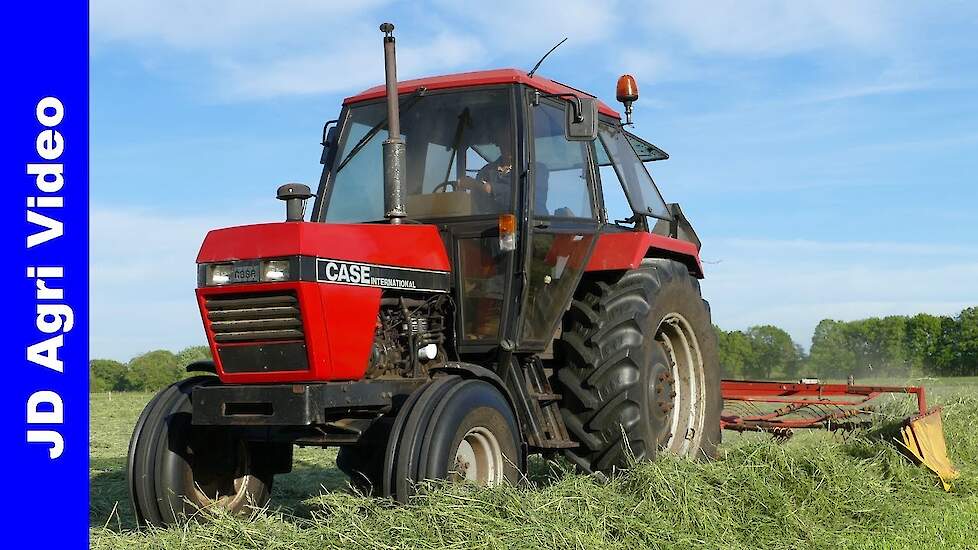 2020 | Case International 1394 | Gras harken | Raking grass | v/d Peppel Elspeet | Gras schwadern