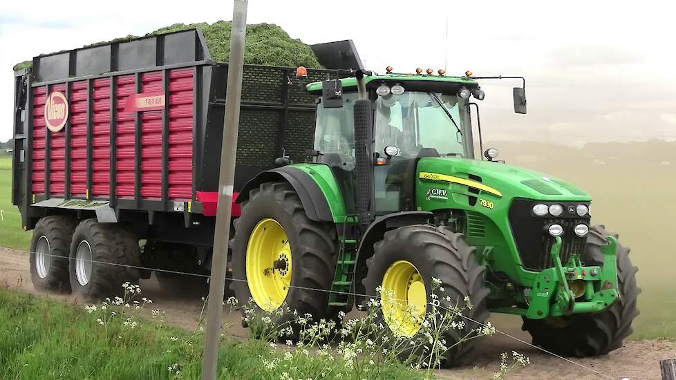 GRAS HAKSELEN 2020 MET EEN CLAAS JAGUAR 940 JOHN DEERE 7930 VICON T REX 450 JOHN DEERE 7530