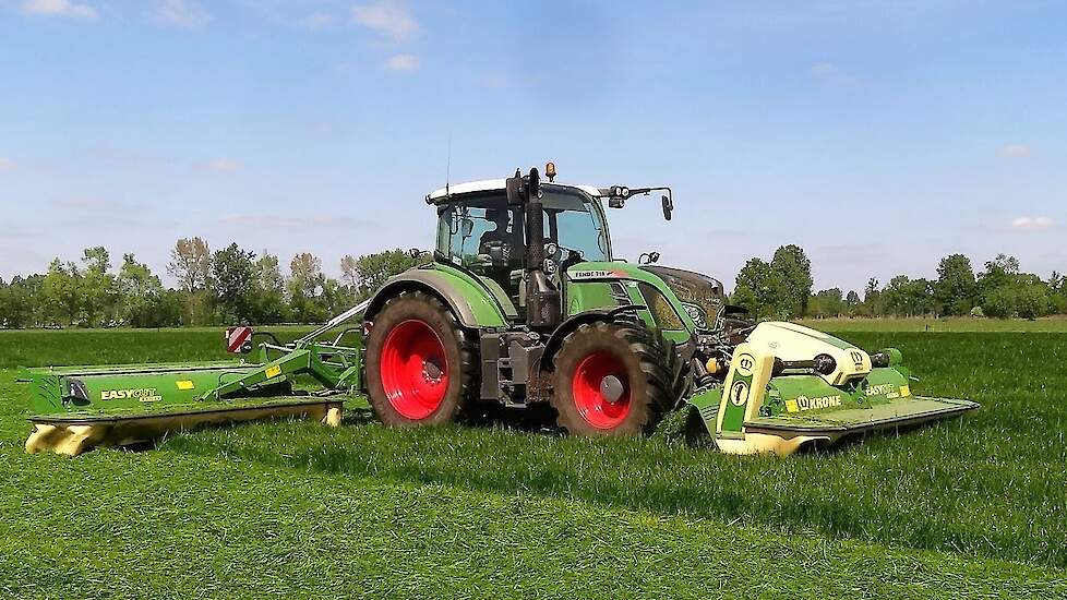 Krone EC B 870 CV triple maaier met EC F 320 CV frontmaaier
