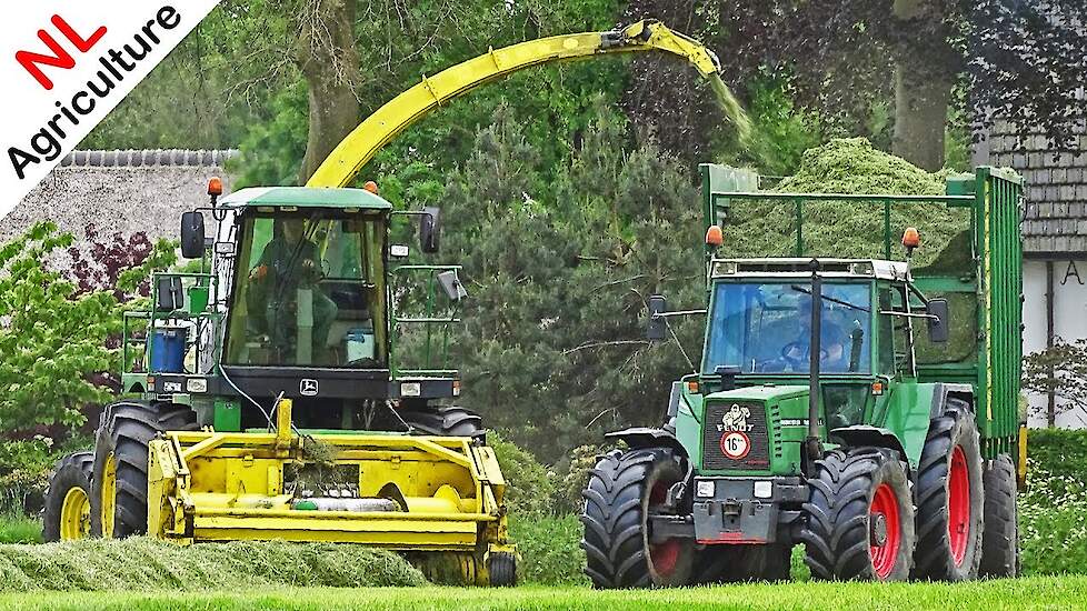 Grass silage 2020 ● John Deere + Fendt Favorit + Valtra ● Gras hakselen ● Velthuizen ● Lunteren.