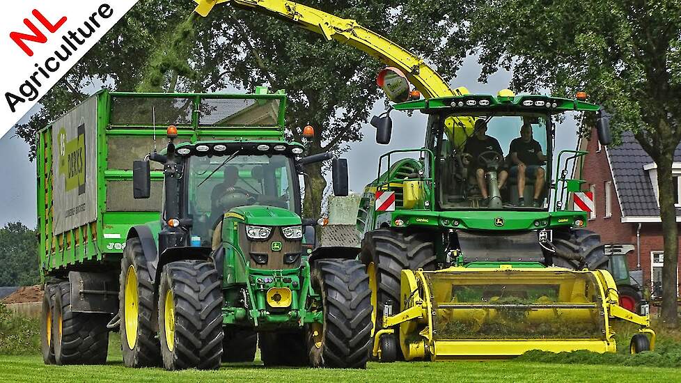 Grass silage ● John Deere 8500i + 6175R + 6145R + Joskin ● Gras hakselen ● Derks Haps ● Greving.