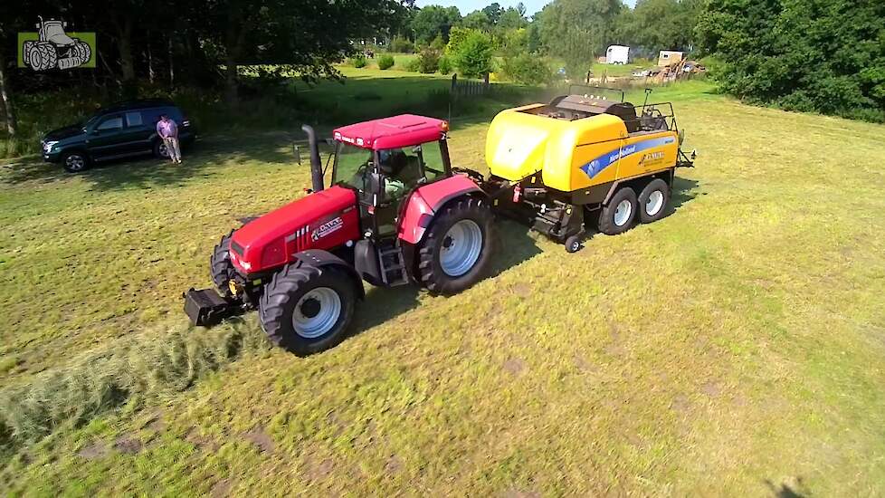 Case-IH CS 150 en New Holland BB9060 Cropcutter