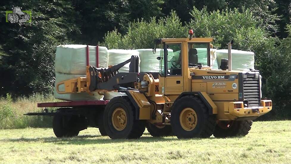 Kuilpakken laden met Volvo BM L70 C