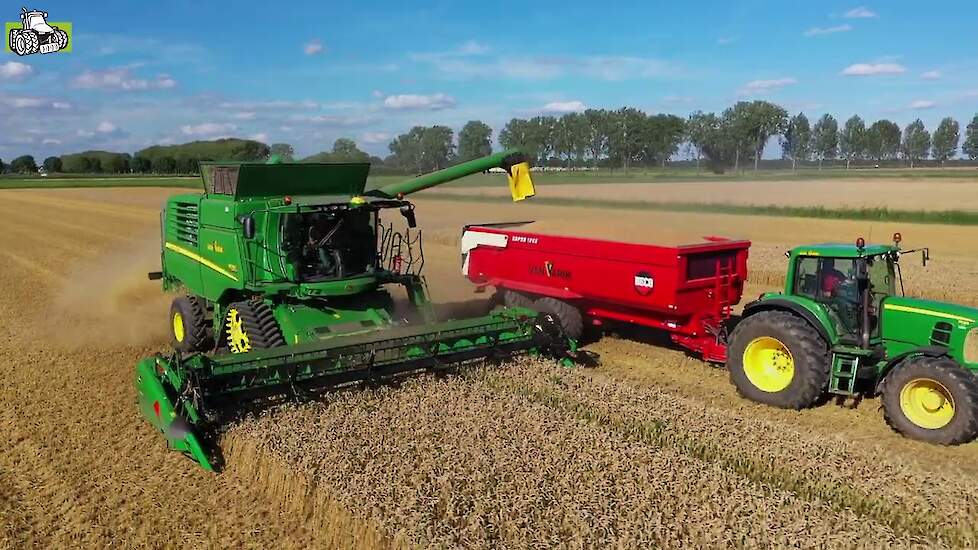 John Deere T670i van Loon- en akkerbouwbedrijf Van Varik