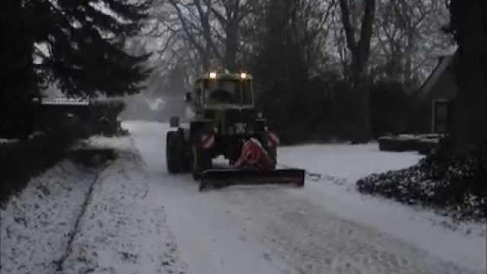 MB Trac 800 in de winterdienst - Trekkerweb.nl