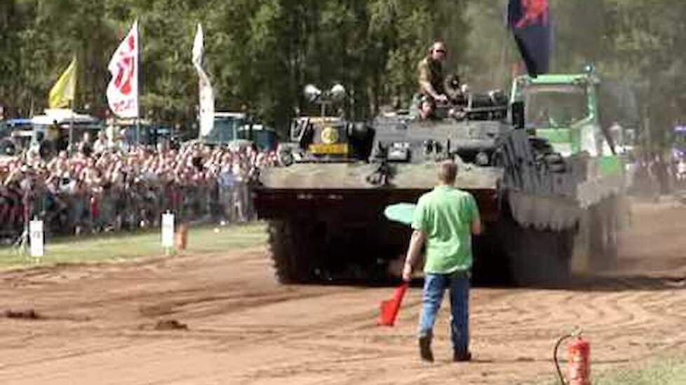 leopard Tank trekkerslep schoonebeek Trekkerweb.nl