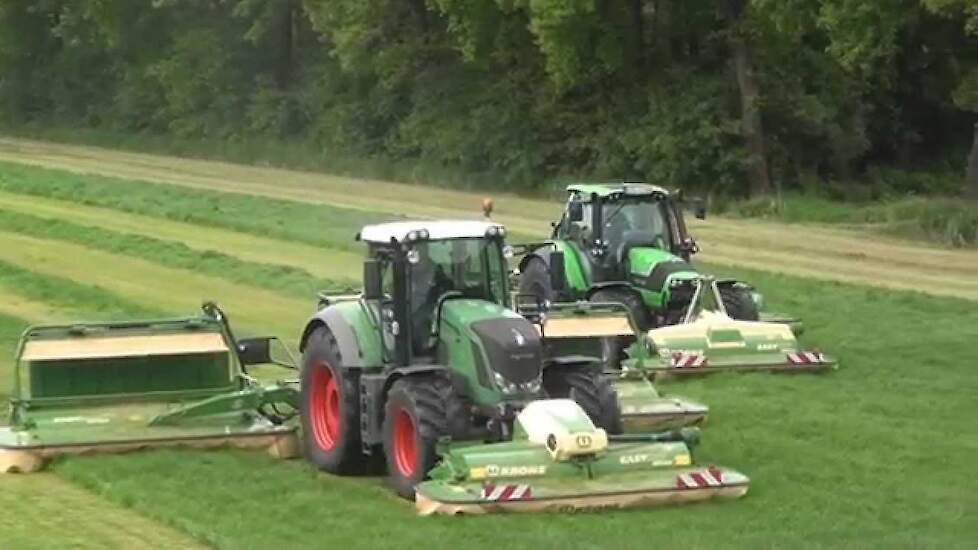 Krone Easycut triple maaicombinatie met Fendt 826