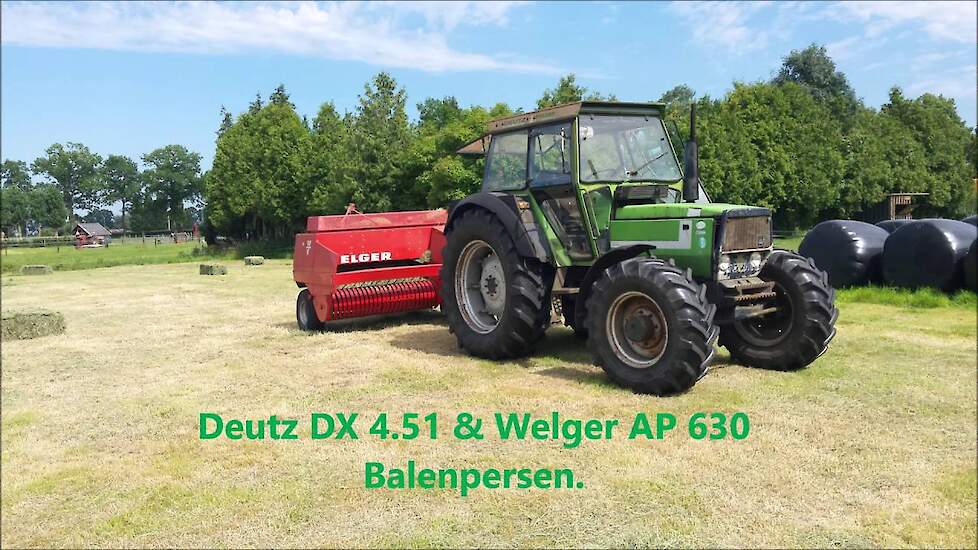 Ouderwets balenpersen met Deutz DX 4.51 & Welger AP 630.