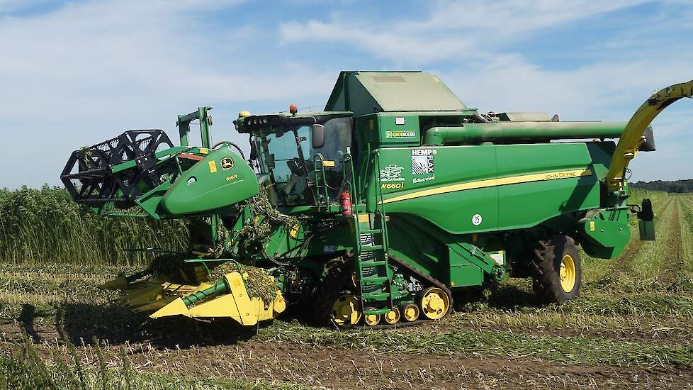 John Deere W660 combine MY16 DoubleCut Chopper tracks Trekkerweb Vezelhennep amazing