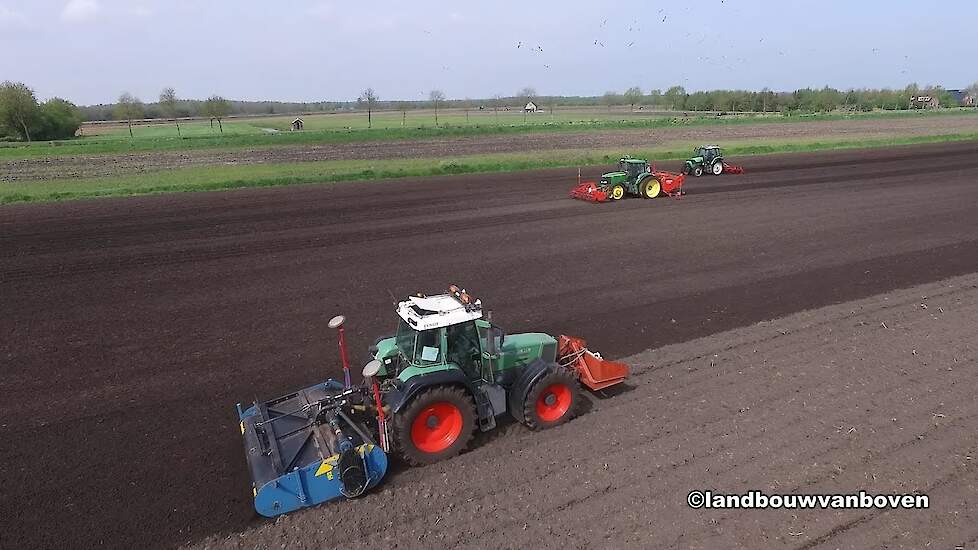 Aardappels poten - Akkerbouwbedrijf Drent