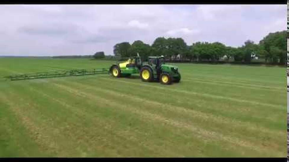 John Deere 6215R en John Deere R944i PowrSpray demo GroeNoord Trekkerweb