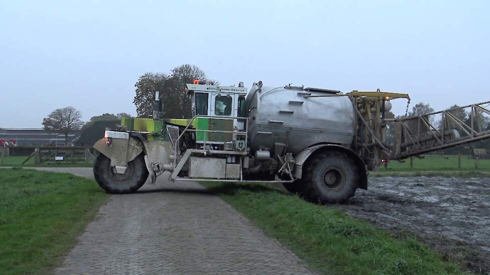SCHUIMAARDE UITRIJDEN MET EEN TYLER TITAN TRIKE 3330  BOS AGRA SERVICE
