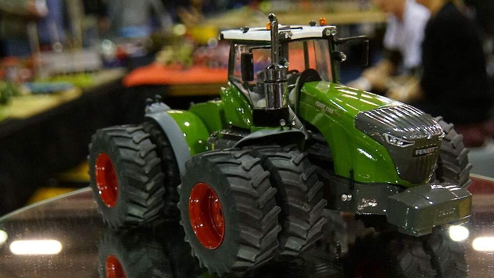 Prototype Fendt 1165 ? op LCN miniaturen beurs in Zwolle 2016 Trekkerweb