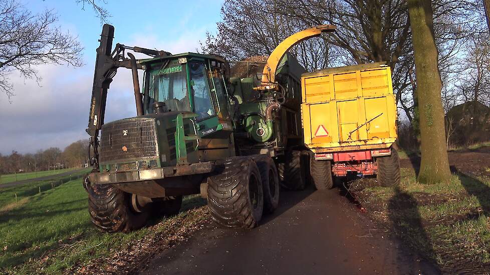 TIMBERJACK 1410 D MET EEN DUTCH DRAGON EG 6060 CHIPBOX 435 VALMET 8050