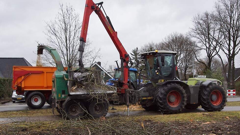 Claas Xerion 3800 Trac VC met Jenz Hem 581 van loonbedrijf Fuhler Trekkerweb