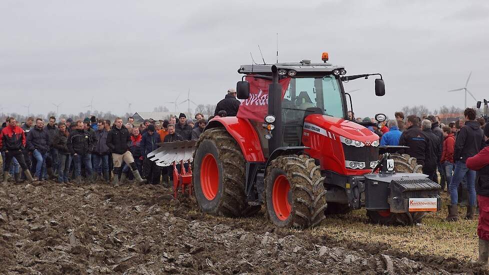 De Veldworkshop 'voorjaarsploegen op kleigrond' massaal bezocht Trekkerweb