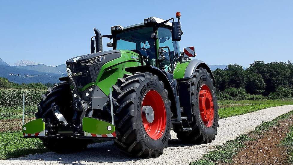 Fendt 1050 AGRIbumper nu ook op de Balkan ivm homologatie tot 60km/u  Trekkerweb