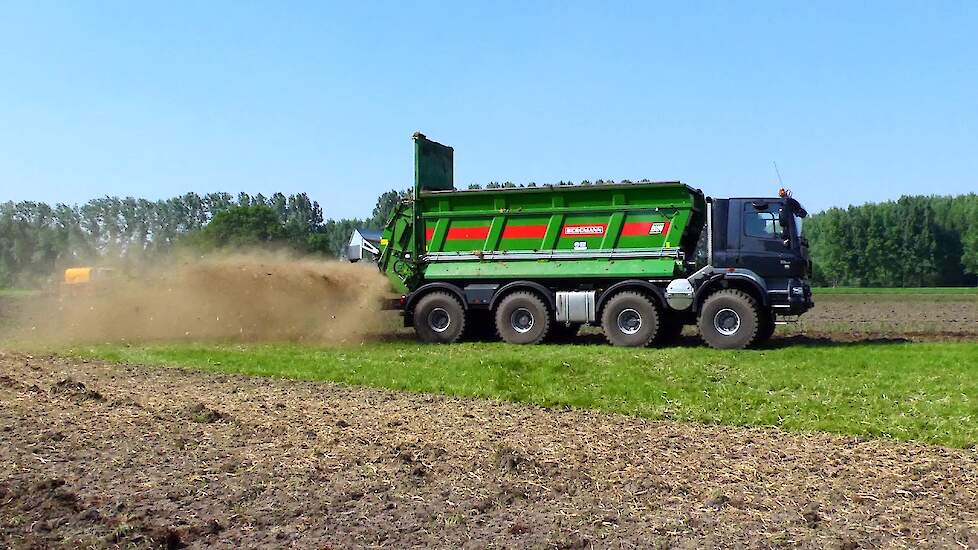BERGMANN AGRITRUCK BREEDSTROOIER voor het eerst op Nederlandse bodem