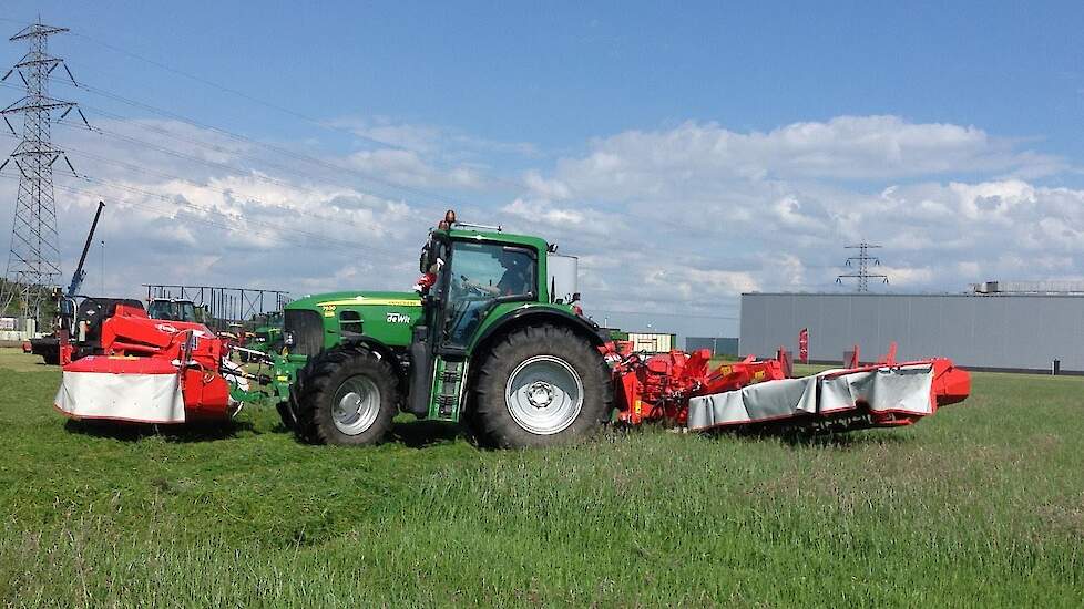 Kuhn Triple maaier bij Reesink Trekkerweb
