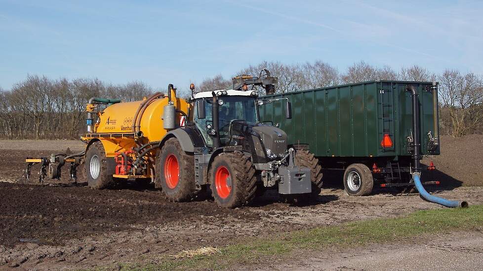 Man man man, wat een natte boel! Hier wat "droge mest " beelden Trekkerweb