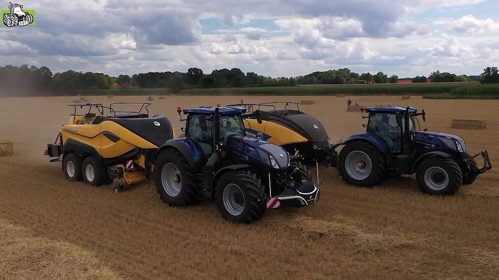 De nieuwe New Holland Bigbaler 1290 HD in het stro
