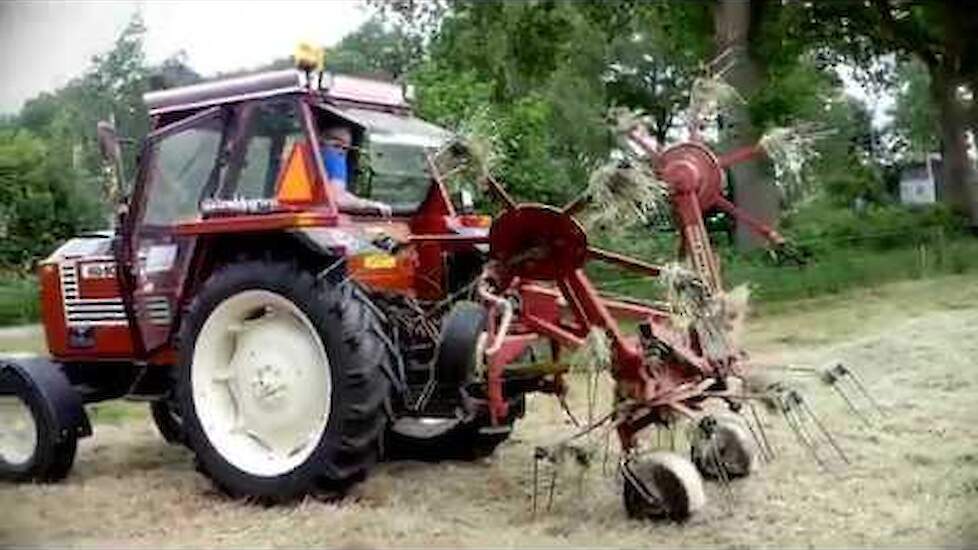Gras schudden met Fiat 60-90 en PZ Zweegers Fanex 500