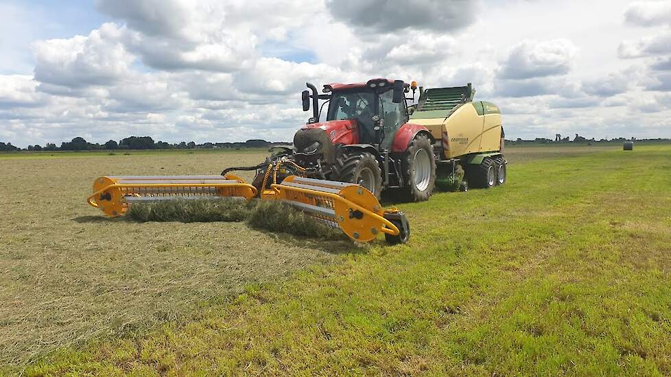 Harken en persen in 1 werkgang Case maxxum 115 CVX Krone comprima CX 155 XC