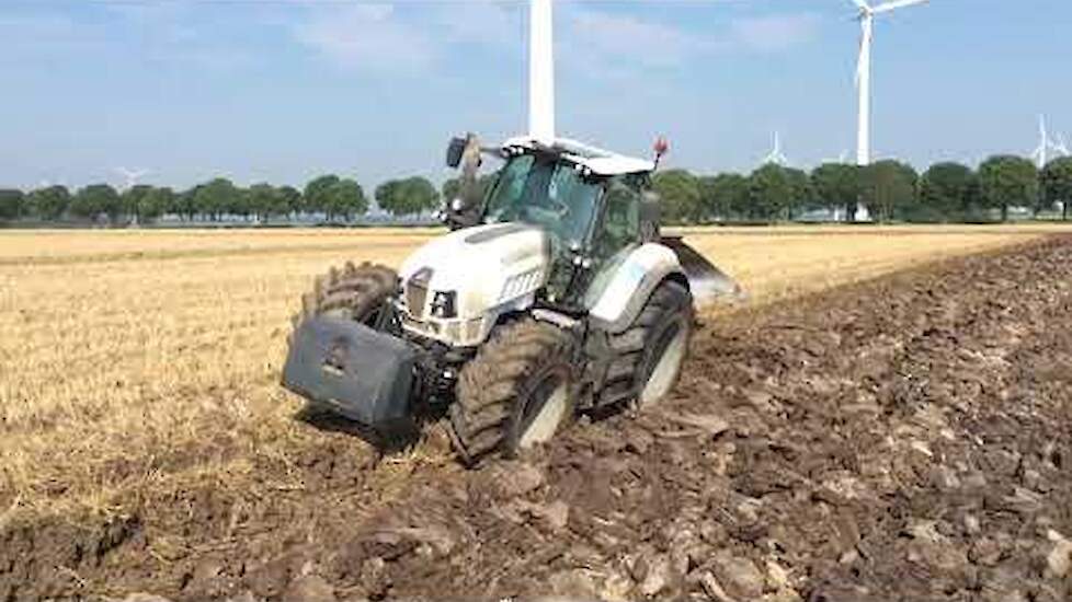 Lamborghini met de Kramer Ermo Diepploeg.
