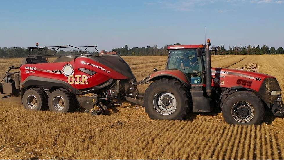 De nieuwe Case IH LB434 HD vierkante balenpers van O.T.P. Echten