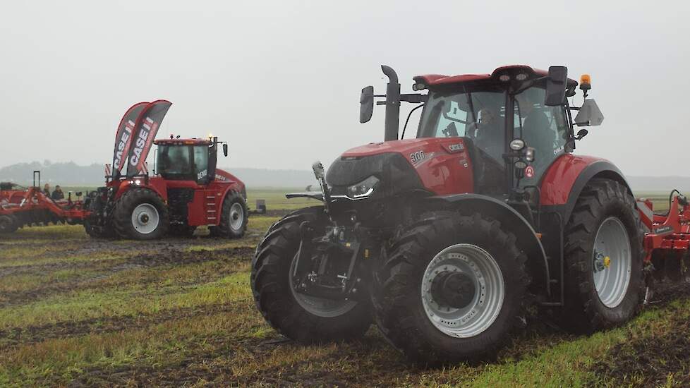 Case-IH High Horse Power demo in rainy conditions