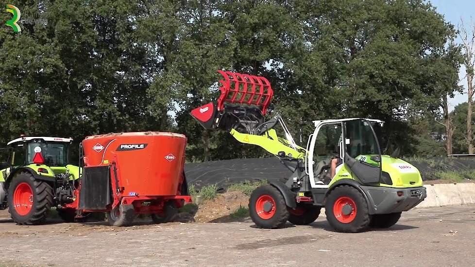 Claas Torion 535  bij Melkveebedrijf De Veldhoef