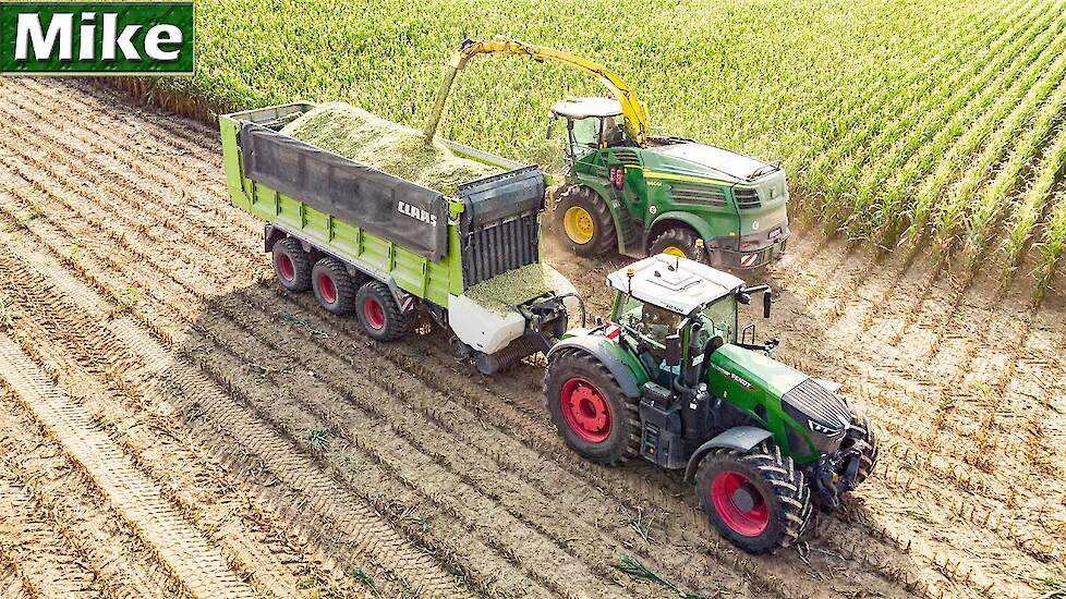 Mais XXL 2020 | John Deere 8600i - Fendt 939 with Claas Cargos.