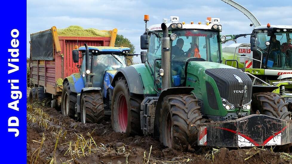 Modderen | Mud | Mais 2020 | Fendt 930 + NH T7.230 | Marskamp Marle | Maishakselen | Schlamm | Maize