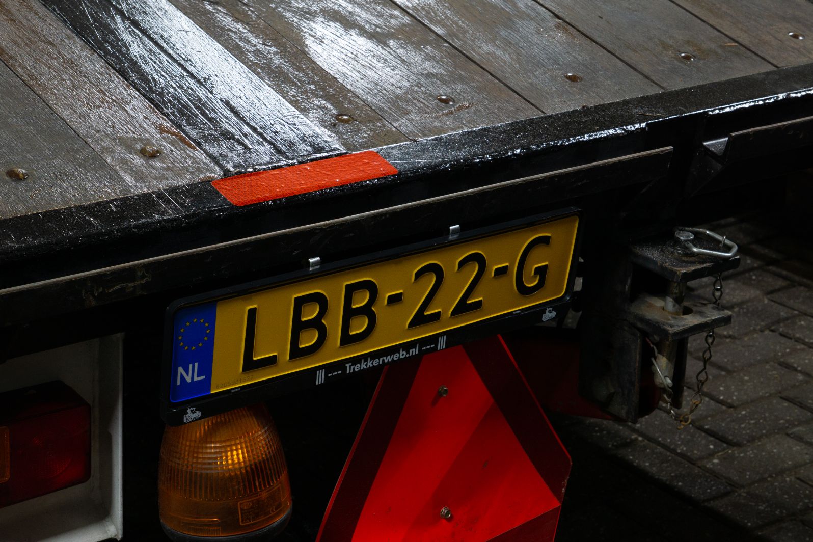 Eerste kenteken ontvangen en gemonteerd Trekkerweb.nl Mechanisatienieuws voor de landbouw en Eerste kenteken ontvangen en gemonteerd Trekkerweb.nl Mechanisatienieuws voor de landbouw en
