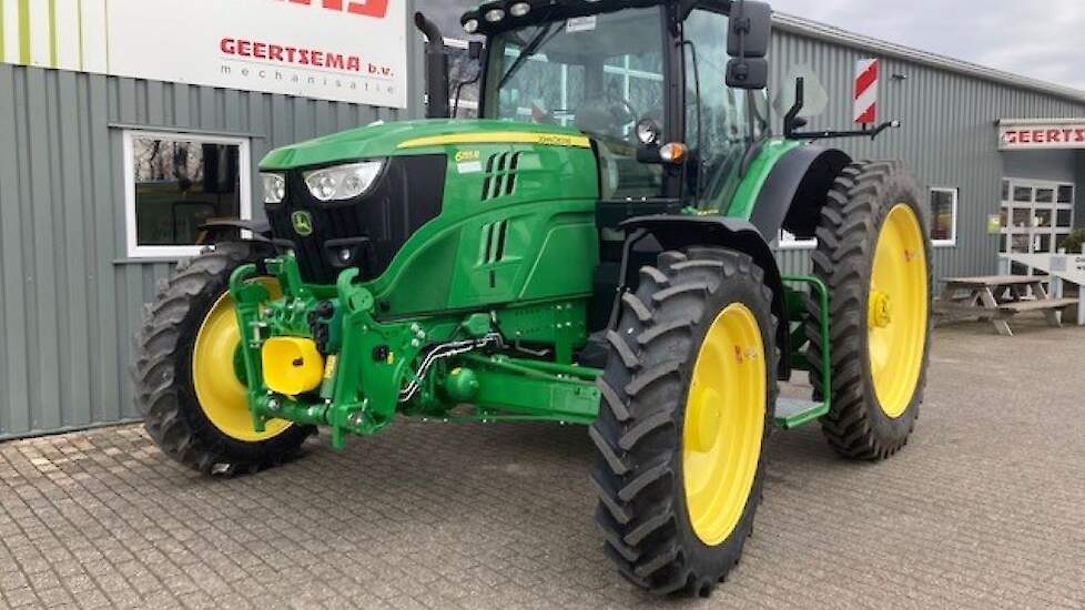 John Deere на шырокай дарожцы