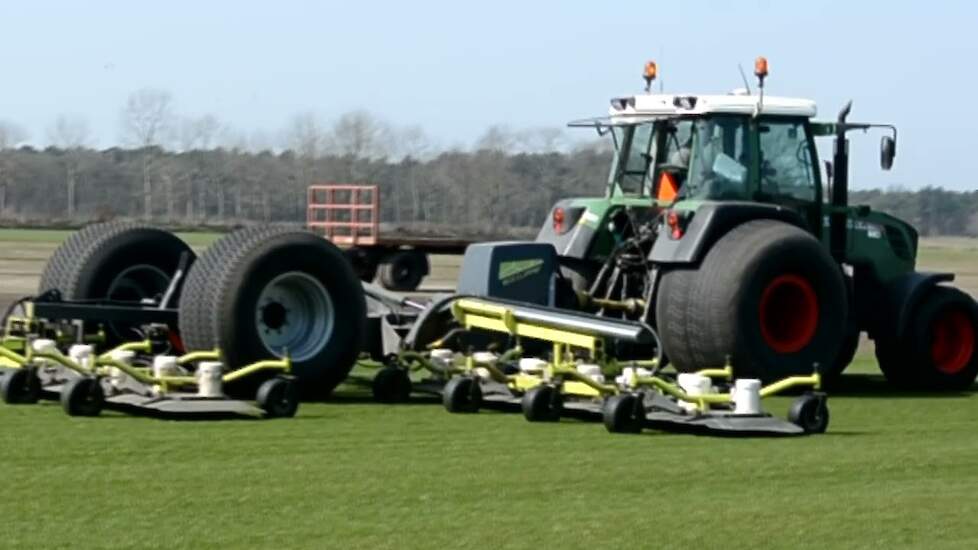 Tot 25 km/uur en 14,11 mtr breed je gazon electrisch maaien
