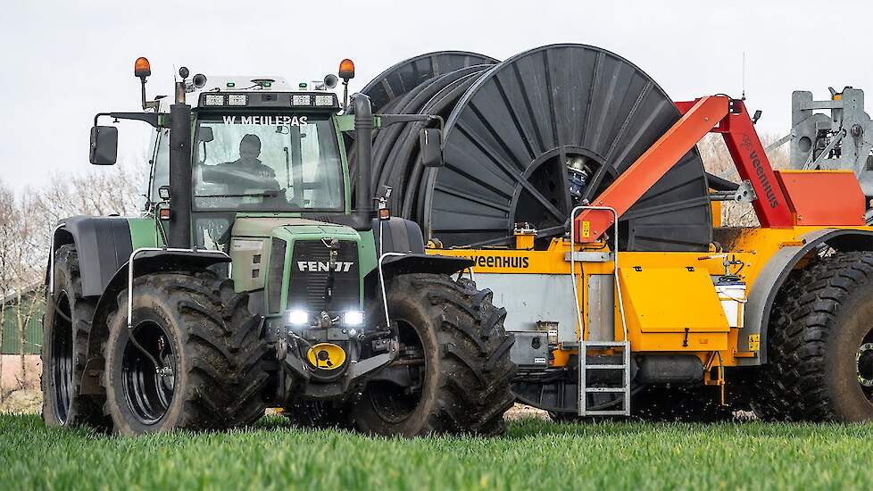 Fendt Favorit 926 - Veenhuis Rotomax | Sleepslang bemesten | W. Meulepas