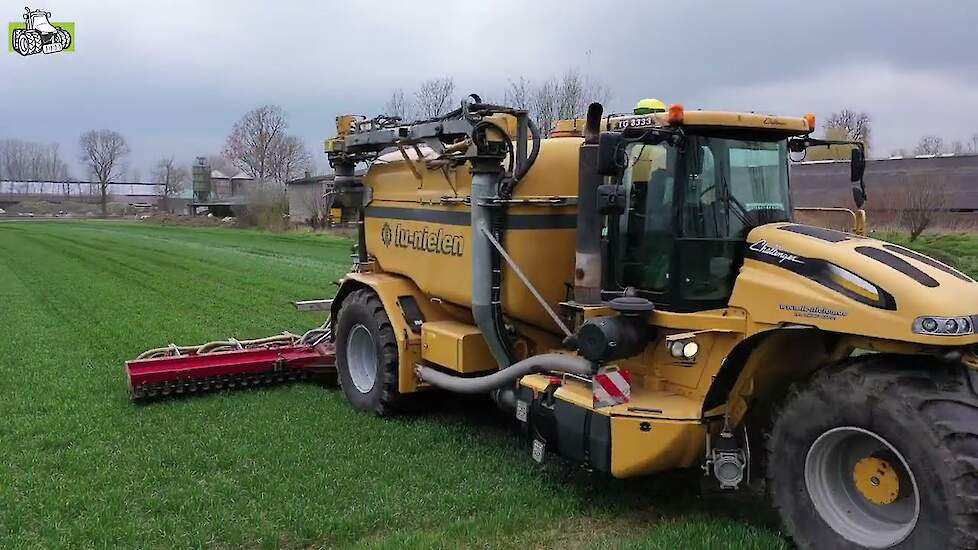 Grasland bemesten met de Terra Gator TG8333