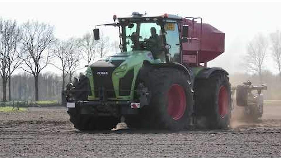 CLAAS XERION 4000 TRAC VC VEZELHENNEP ZAAIEN IMANTS 6 METER BREED SPITMACHINE   HORSCH 6 METER