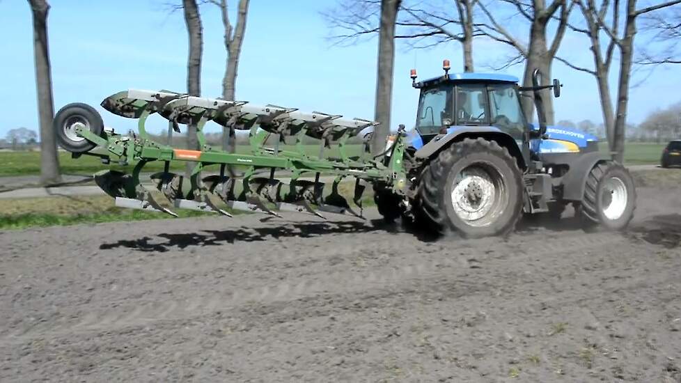 De Cayros XMS 5 schaar en New-Holland TM 175